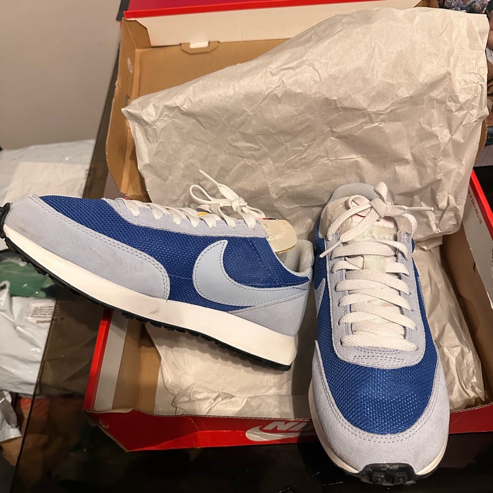 Nike Men's Blue and Gray Sneakers